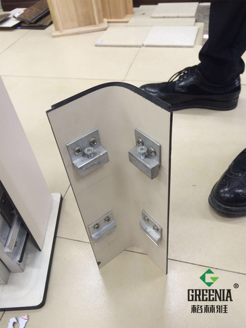 草莓色视频弯曲抗倍特墙角安装细节展示.jpg